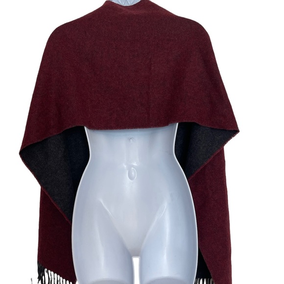 Chelsey from Nordstrom 100% cashmere oversized extra wide unisex scarf - Picture 4 of 6